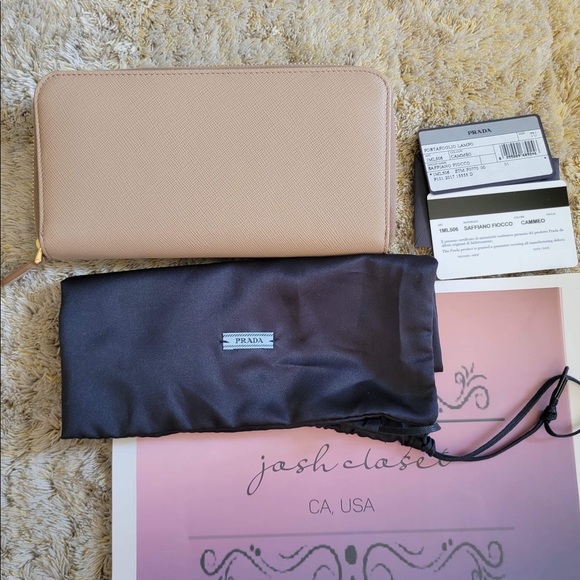 Prada long wallet - Picture 6 of 8